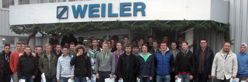 Feintechnikschüler bei der Firma WEILER zu Besuch