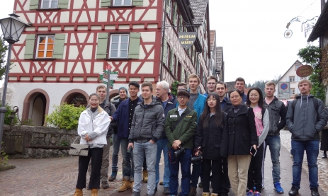 Chinesische Gäste der FTS in Schiltach erleben Schwarzwald pur