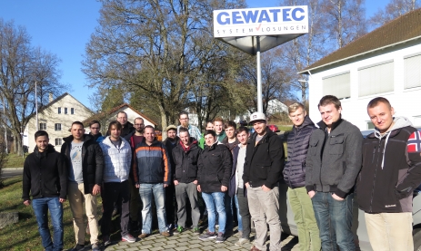 Künftige Industriemeister der Feintechnikschule besuchen Software-Hersteller GEWATEC