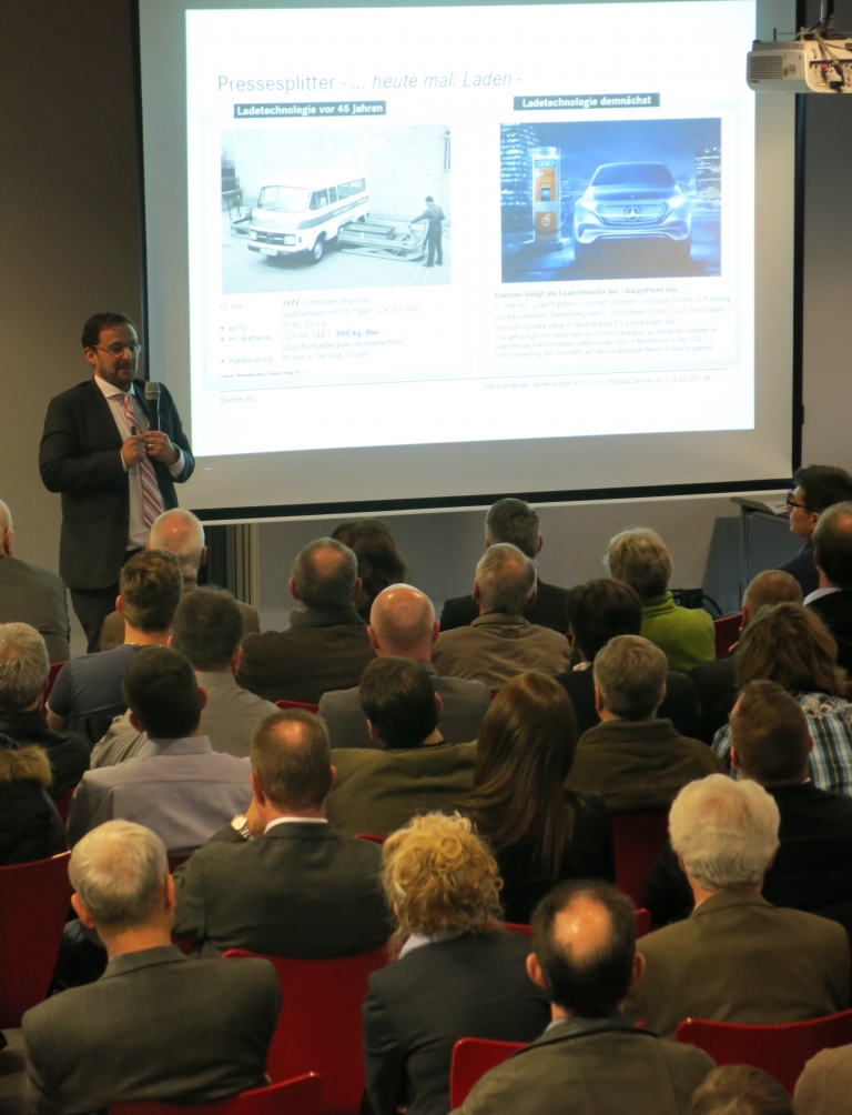 Dr. Corrado Nizzola, Leiter der Entwicklungsabteilung für Elektro- und Hybridmotoren der Daimler AG, Stuttgart, referiert zum Thema: Elektromobilität, die Revolution 5.0?