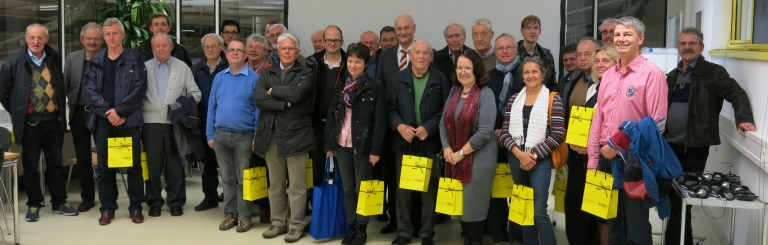 Die Ehemaligen der Feintechnikschule besuchen die Hartmetall-Werkzeug-Fabrik Horn in Tübingen.