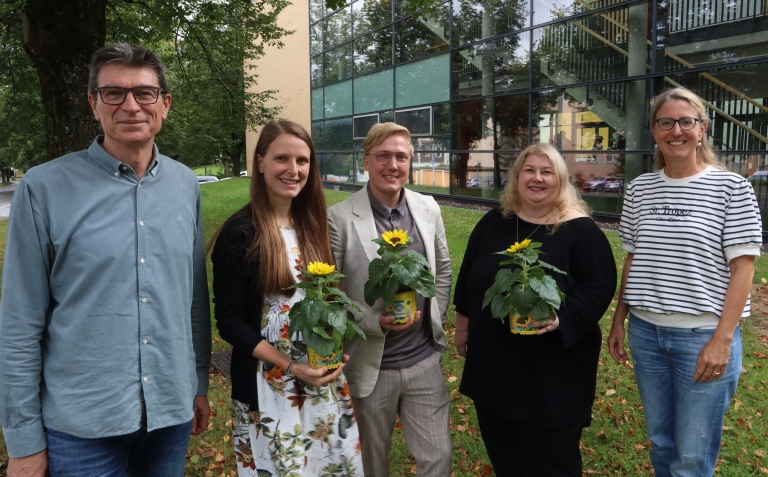 neue_kolleginnen_und_kollege_sj_24_25_mit_et_und_bm