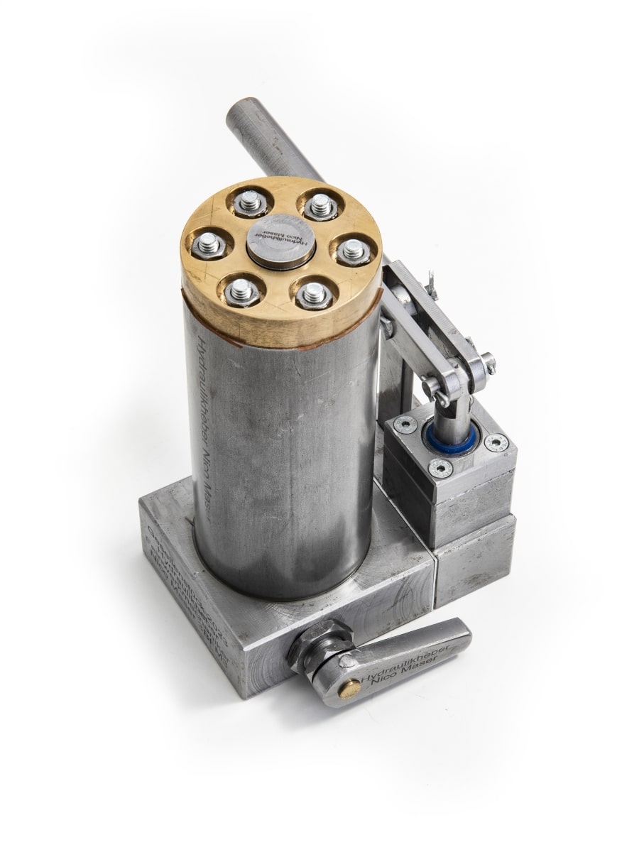 Nico Maser, Feinwerkmechaniker, Hydraulikheber