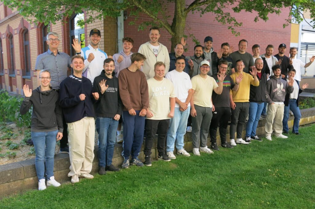 FTFW2F mit HE und IT winkend_kleiner