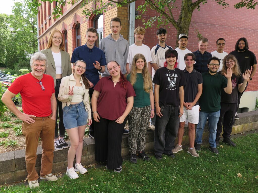 TG2I mit AH fröhlich_kleiner