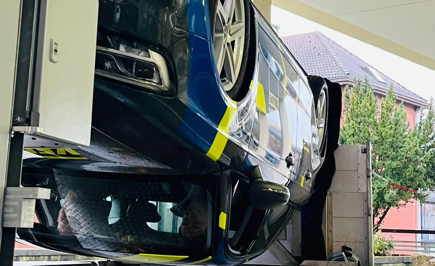 🚗💥 Heute steht bei uns alles Kopf – im wahrsten Sinne des Wortes