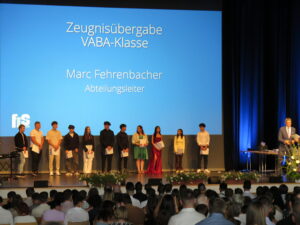 54 Zeugnisübergabe VABA
