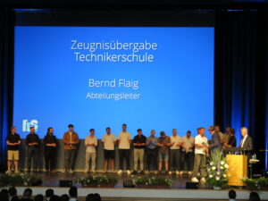 62 Zeugnisübergabe FTFW2E 3