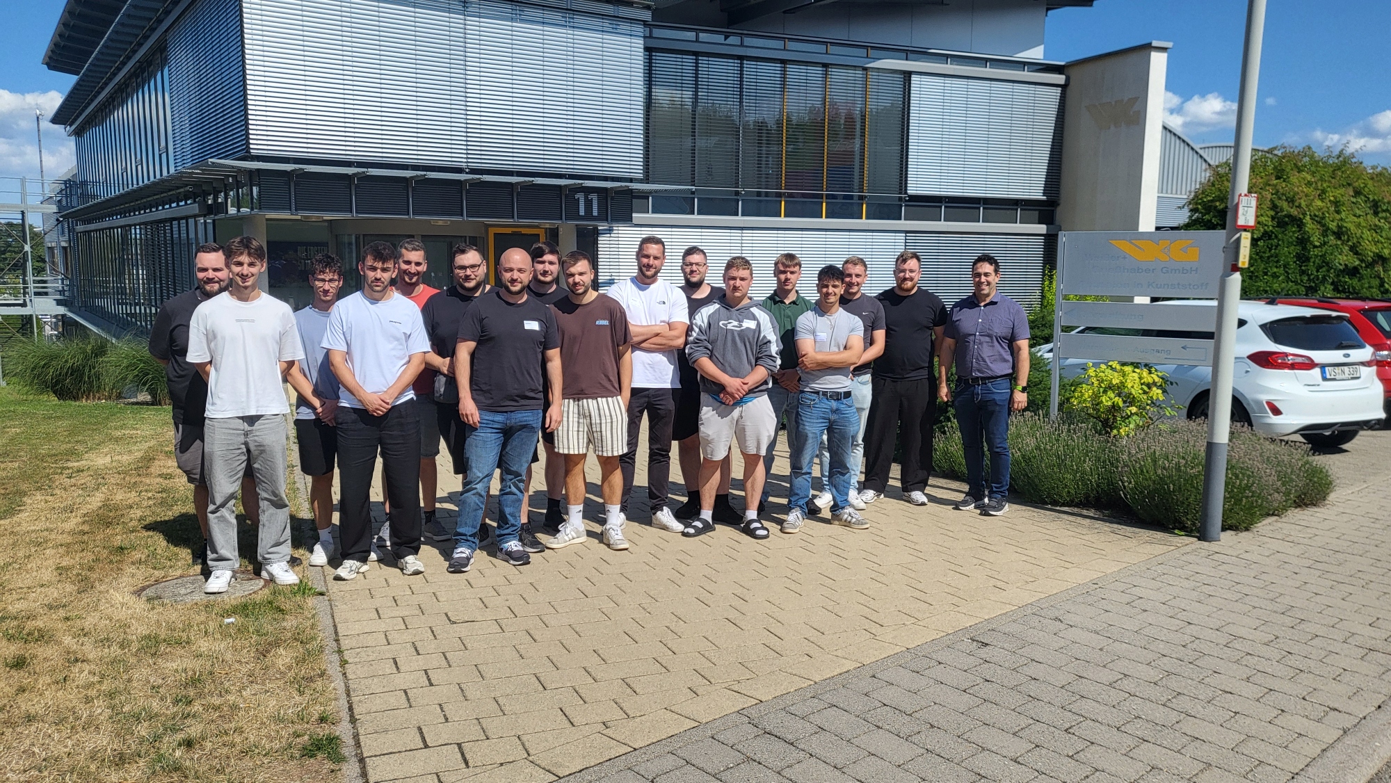 Technikerschüler gewinnen spannende Einblicke bei Weißer & Grießhaber